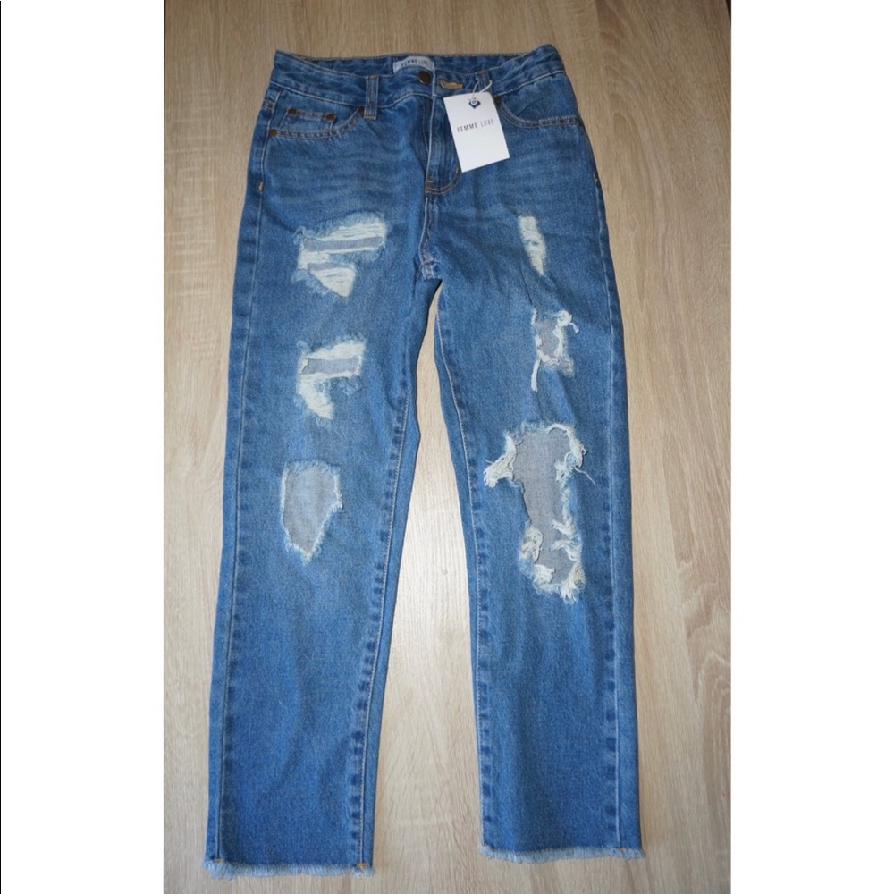 Ripped ankle length jeans